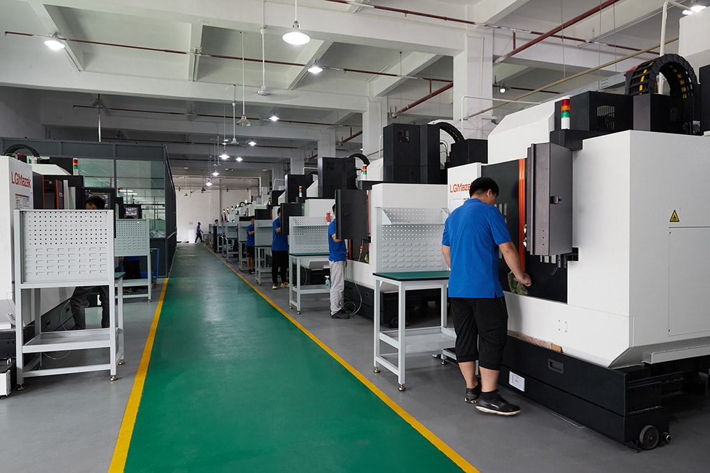 3 axis,4 axis, and 5 axis CNC Machining workshop of CNC Milling China 